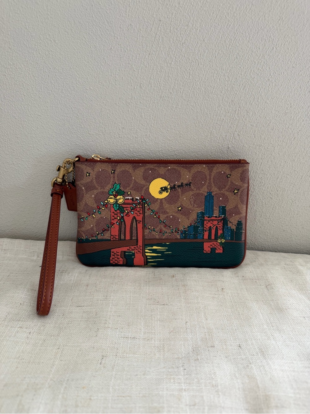 Coach Brooklyn Bridge Holiday Brown Wristlet